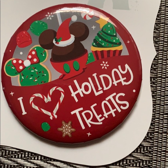 Disney Holiday Button - Picture 3 of 4